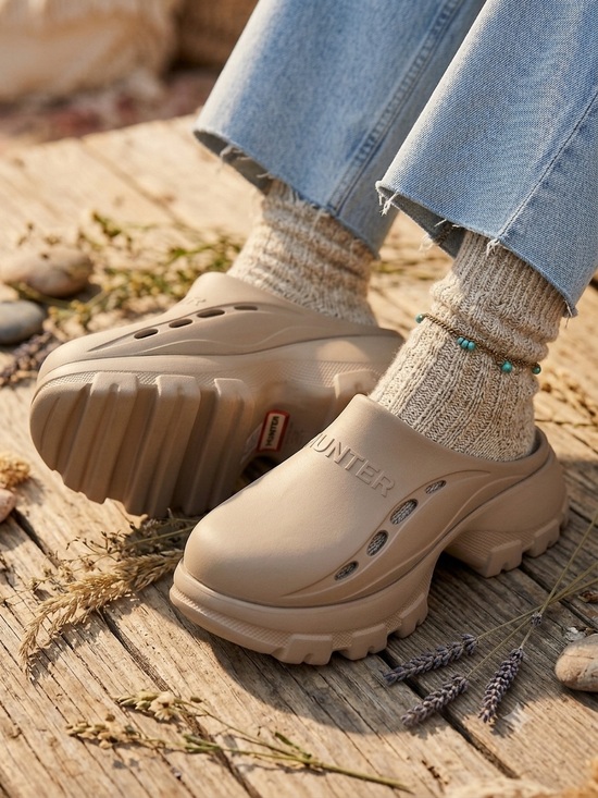 Hunter Shoes - HUNTER Bryce Platform Lug Clogs Light Natural Tan Slip On Mules NWT Women 10